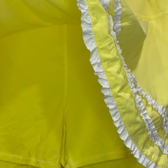 Lilly Pulitzer Fionna skort watch hill yellow size L NWOT - Picture 3 of 3